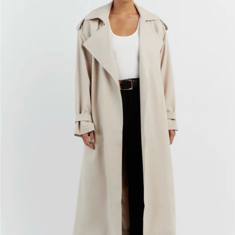 DISSH Cream Trench Coat